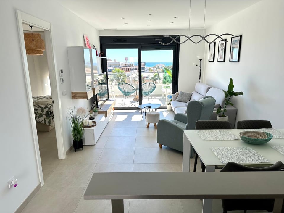 Penthouse 2-Rooms with Private Jacuzzi in the Solarium Apartment in Vega Baja del Segura