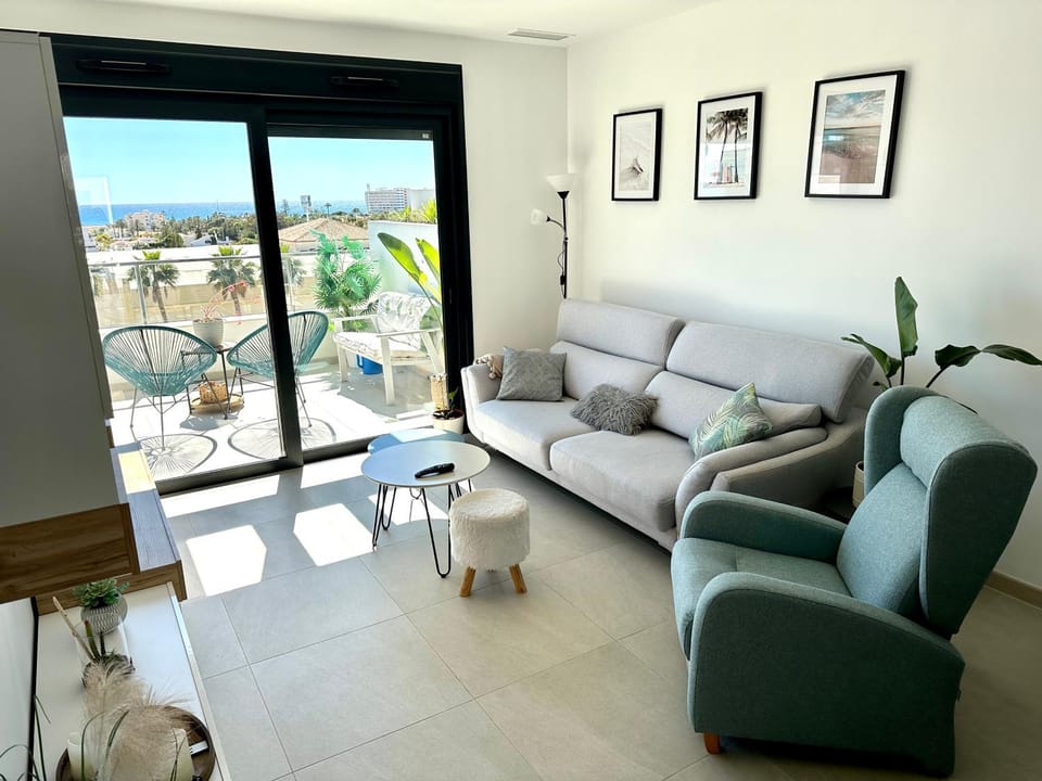 Penthouse 2-Rooms with Private Jacuzzi in the Solarium Apartment in Vega Baja del Segura