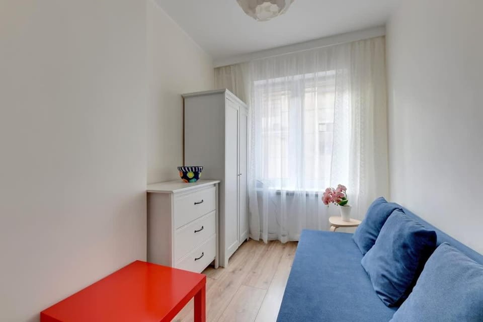 Photo of the whole room, Seating area, Bedroom