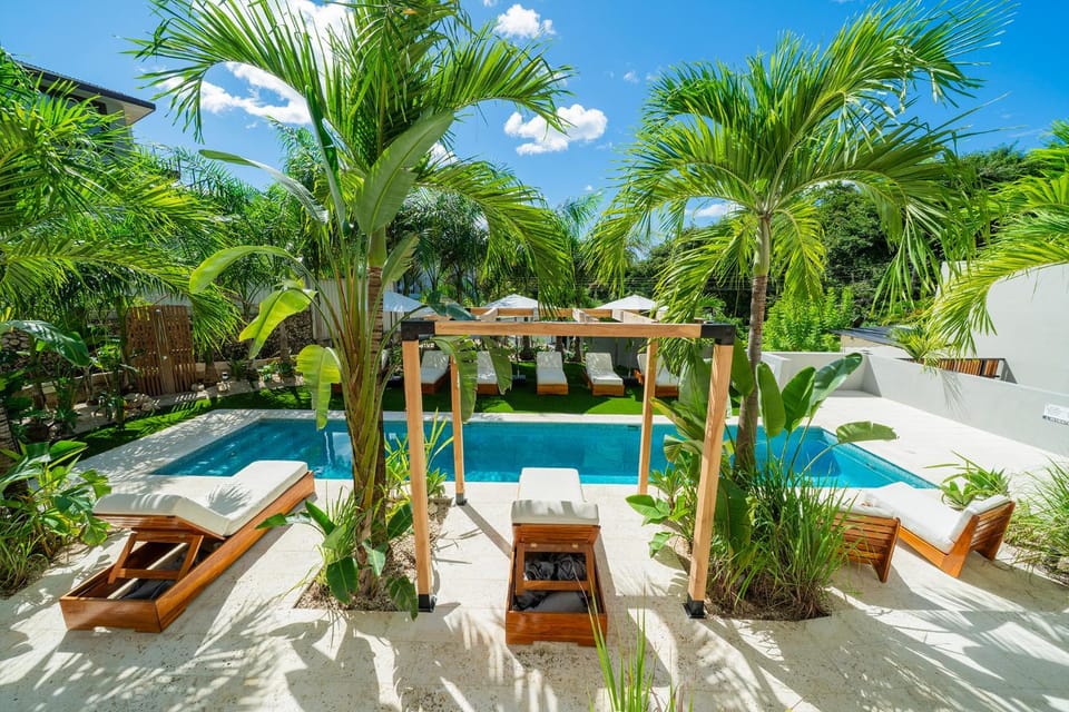 Patio, Day, Garden, Garden view, Pool view, Swimming pool, Swimming pool, sunbed
