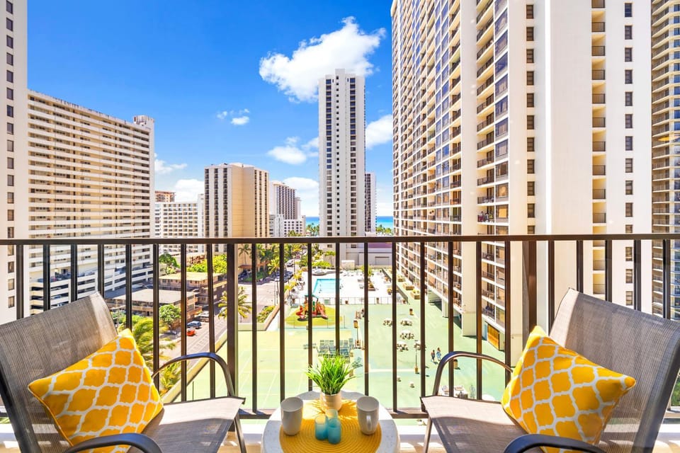 Property building, Patio, Day, View (from property/room), Balcony/Terrace, Seating area, City view, Pool view, Swimming pool, sunbed