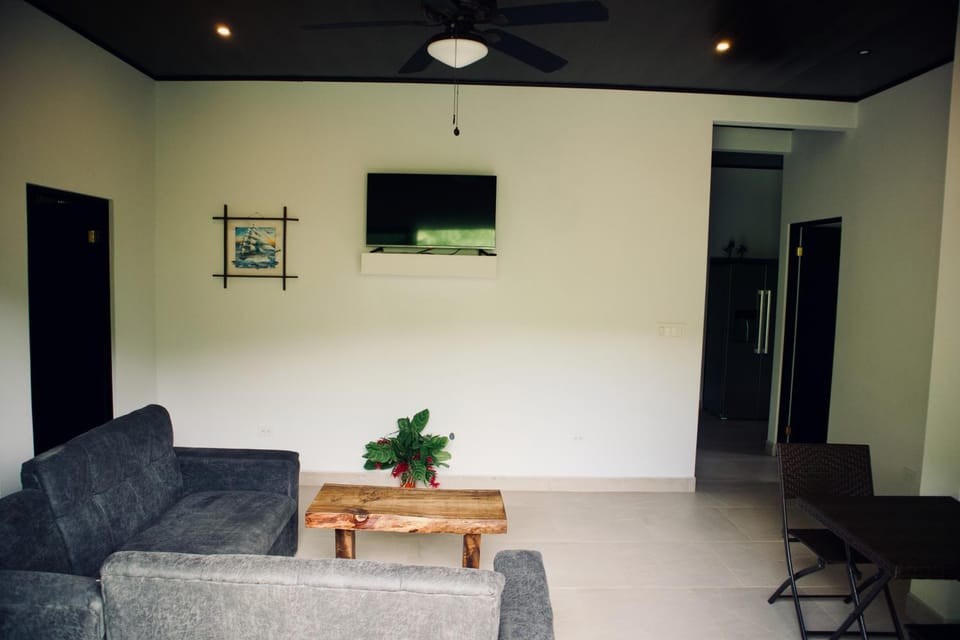 Communal lounge/ TV room, Living room, Seating area, Evening entertainment