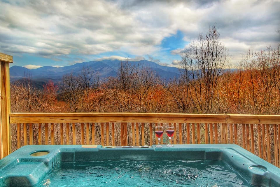 Paradise Vista, Amazing Mtn Views, Hot Tub, 560 FREE tickets each paid day!!! House in Chalet Village