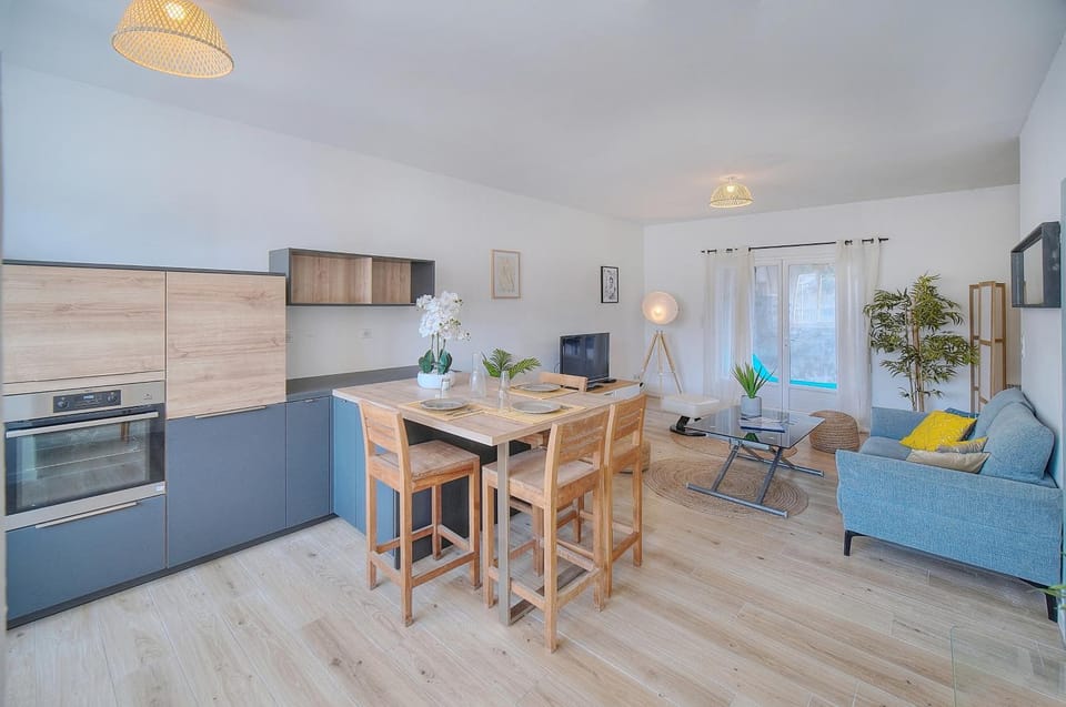 TV and multimedia, Kitchen or kitchenette, Dining area, pet friendly