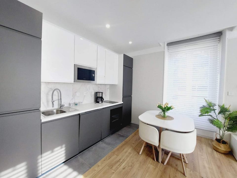 Coffee/tea facilities, Kitchen or kitchenette, Dining area, dishwasher, minibar, pet friendly, stove, toaster