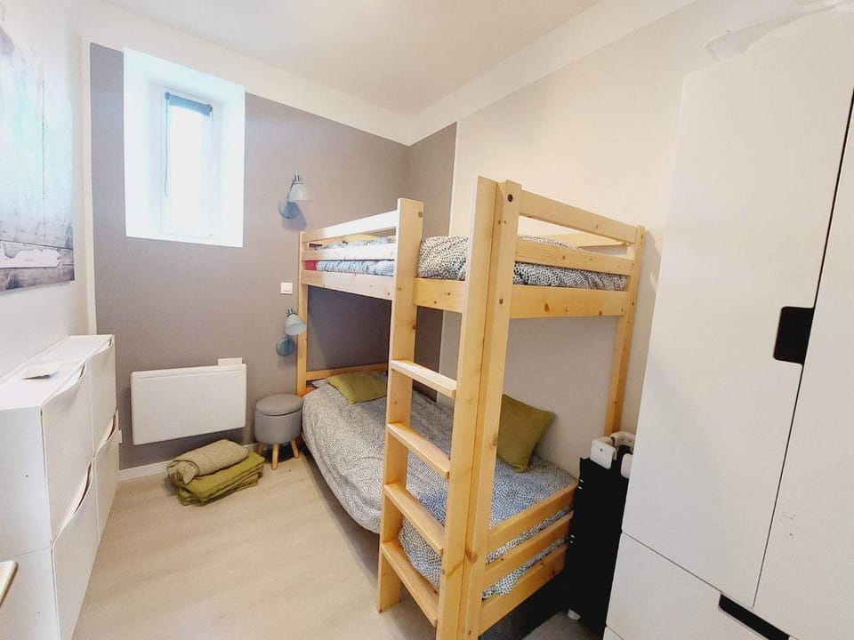 Bed, Photo of the whole room, Bedroom, bunk bed, wardrobe