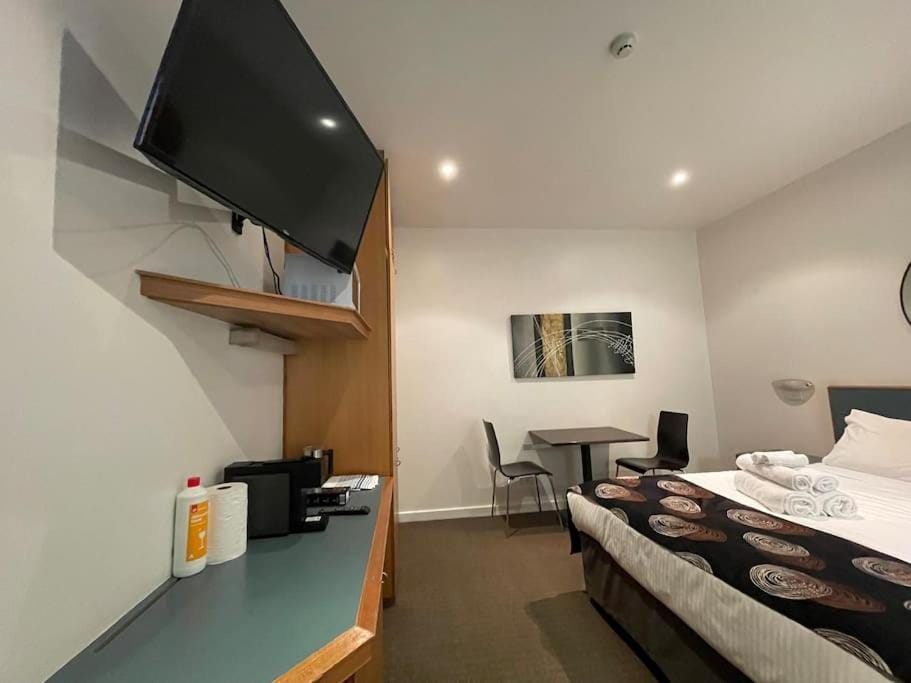 city ex hotel ensuite room in city 408 Apartment in Adelaide