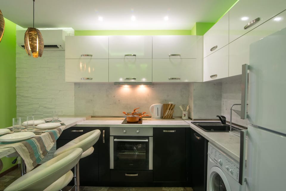 Kitchen or kitchenette, dishwasher, pet friendly, stove, washing machine