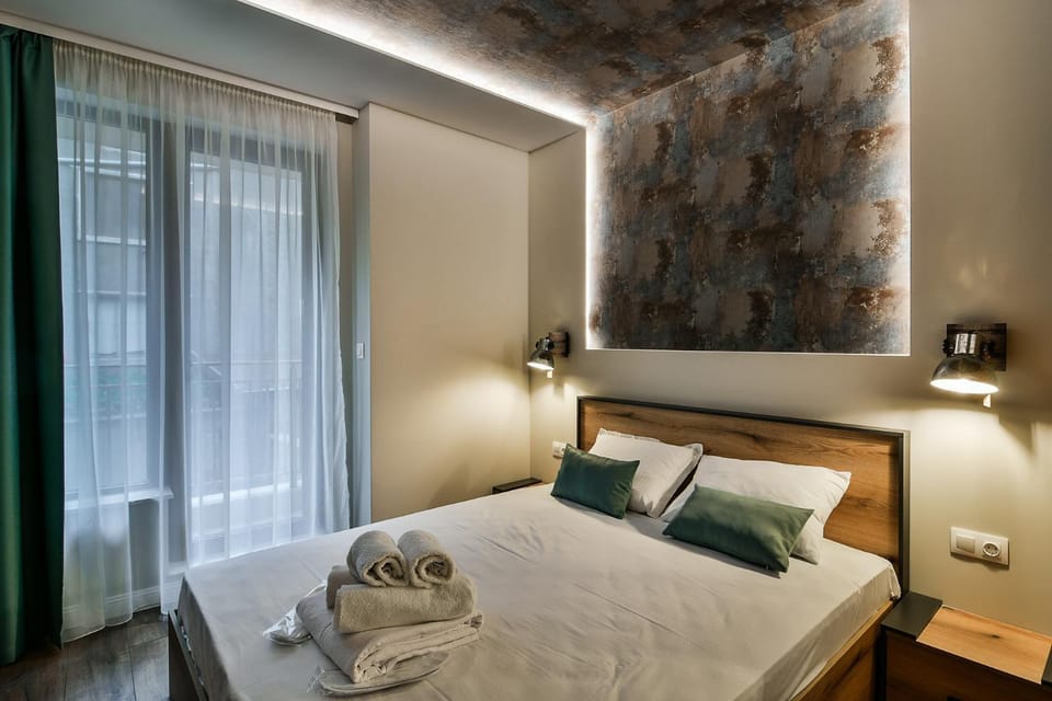 Bed, Photo of the whole room, Bedroom, towels