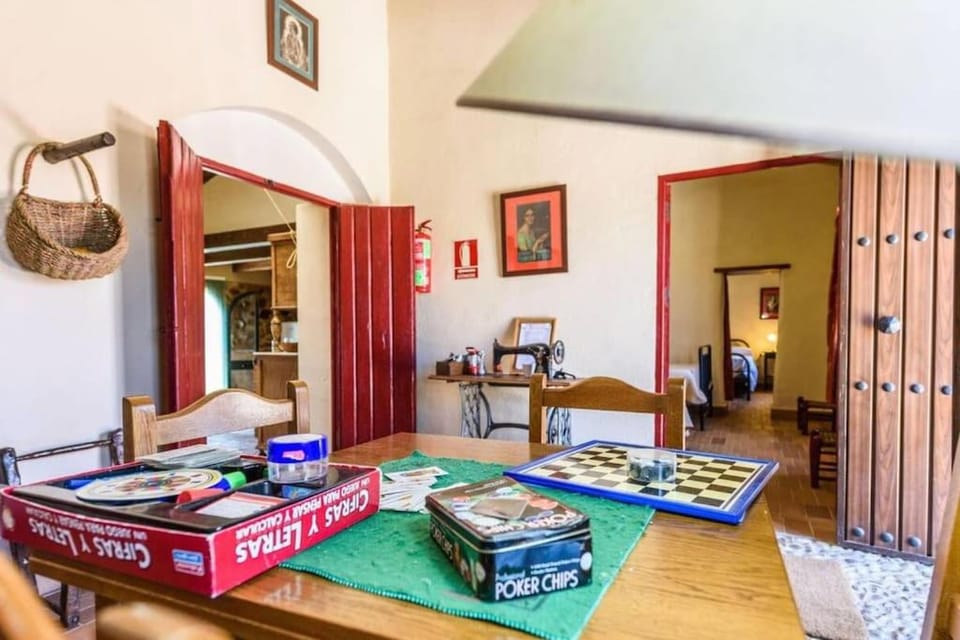 Game Room, Living room, Dining area