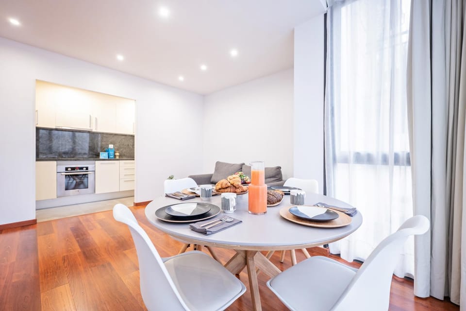 Coffee/tea facilities, Kitchen or kitchenette, Dining area
