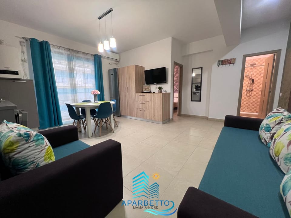 TV and multimedia, Kitchen or kitchenette, Living room, Seating area, Dining area, wardrobe