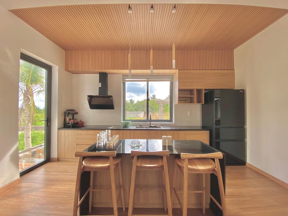 Kitchen or kitchenette, Kitchen or kitchenette, Dining area, Communal kitchen, oven, stove, kitchen