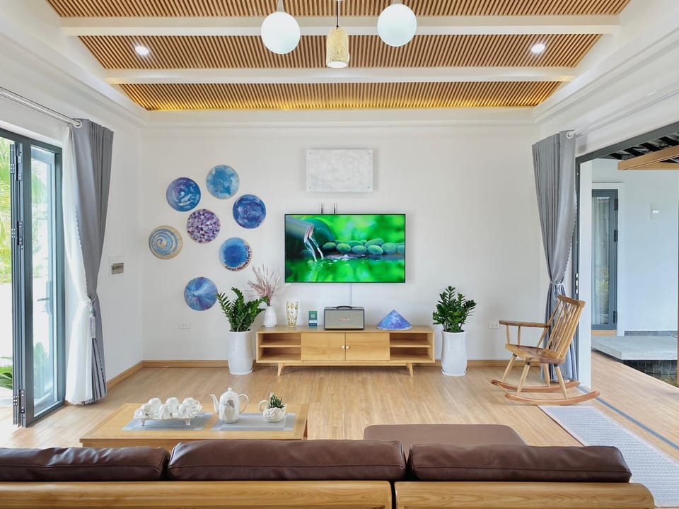 Living room, Internal: Not applicable to any particular room