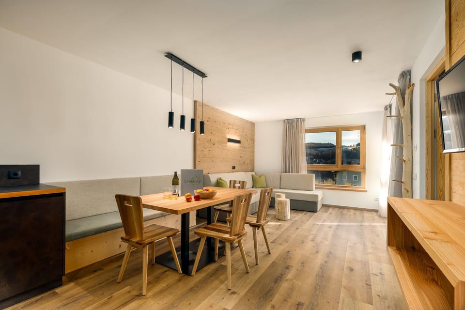 Living room, Dining area