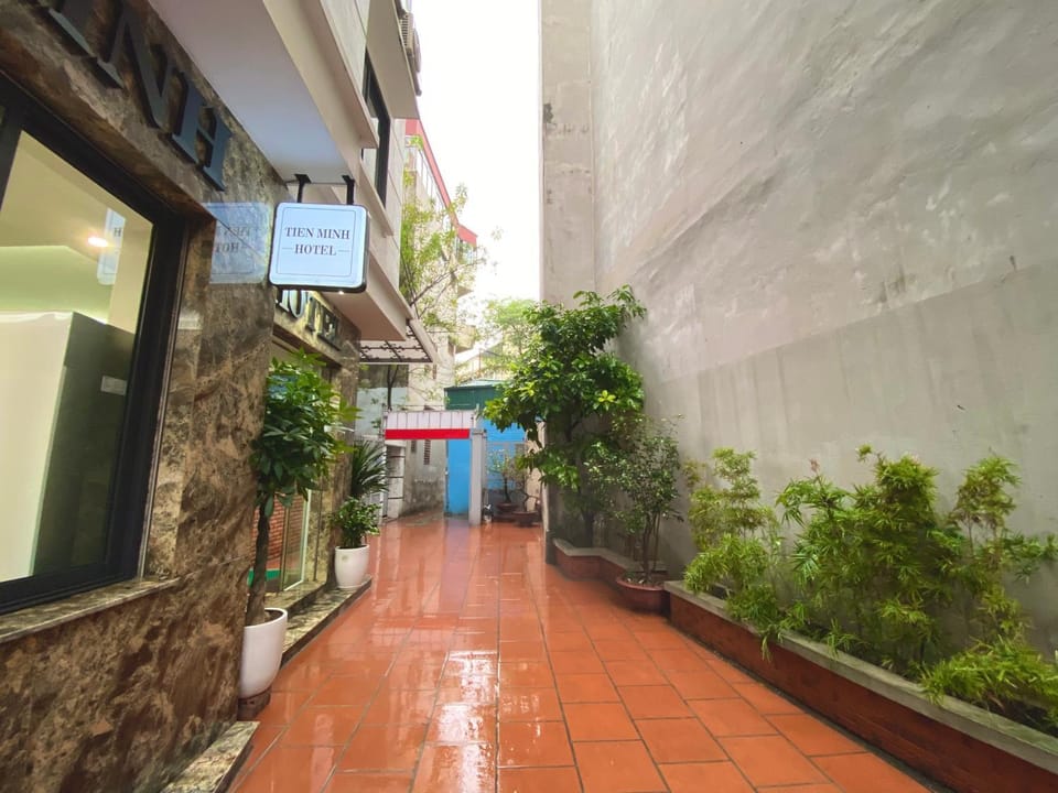 Tien Minh Hotel 113 Le Thanh Nghi Hotel in Hanoi
