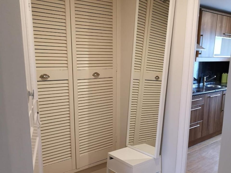 Pimlico SW1 - LOCATION LOCATION! Light and spacious one bedroom apartment in a stunning Victorian building. Great storage! Apartment in City of Westminster