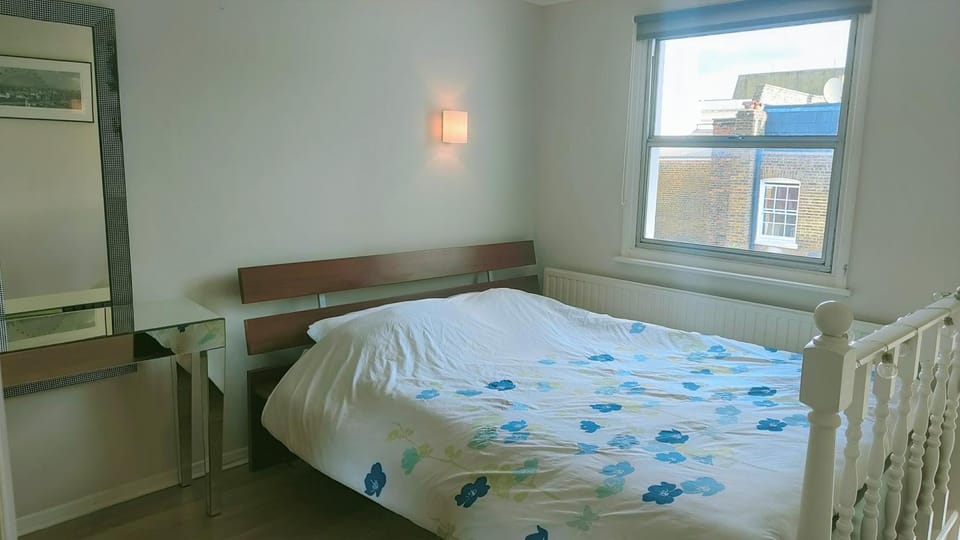 Pimlico SW1 - LOCATION LOCATION! Light and spacious one bedroom apartment in a stunning Victorian building. Great storage! Apartment in City of Westminster