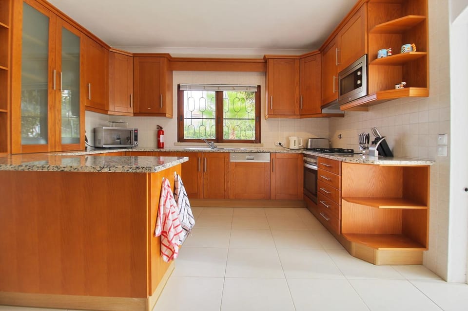 Kitchen or kitchenette, dishwasher, minibar, pet friendly, stove, toaster, kitchen