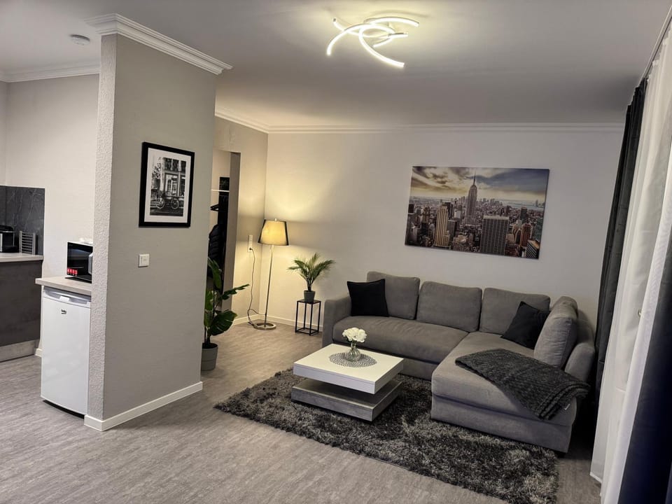 Kurstadt Apartment Moderne 2 Zimmer -Balkon-Parkplatz-Flexibler Check-in 24h Apartment in Hesse