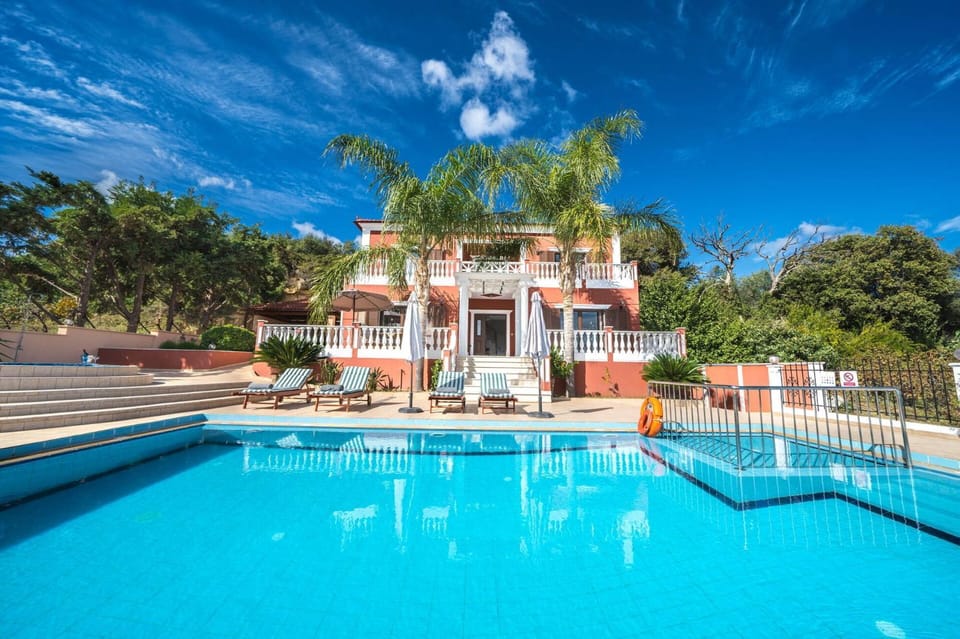 Property building, Day, Pool view, Swimming pool, sunbed