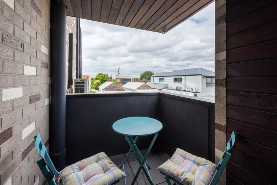 Modern 1 Bedroom Apartment in Brunswick East near CBD Apartment in Melbourne