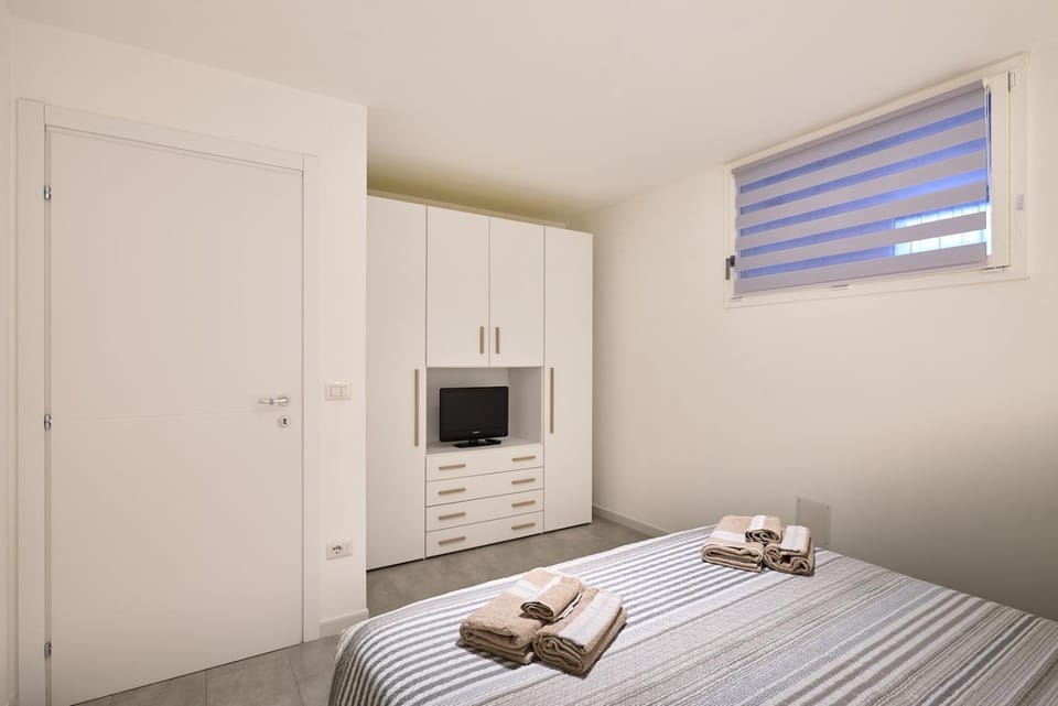 TV and multimedia, Bedroom