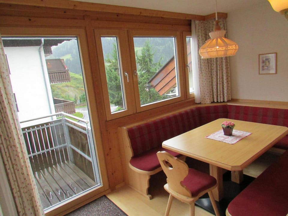 Balcony/Terrace, Dining area