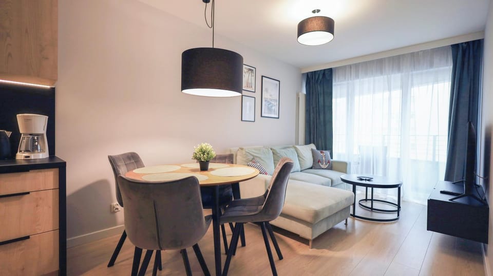 Kitchen or kitchenette, Living room, Photo of the whole room, Seating area, Dining area