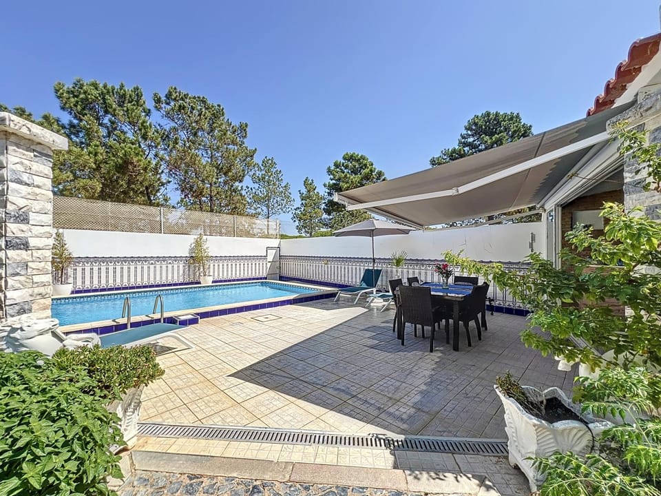 Lounge or bar, Swimming pool