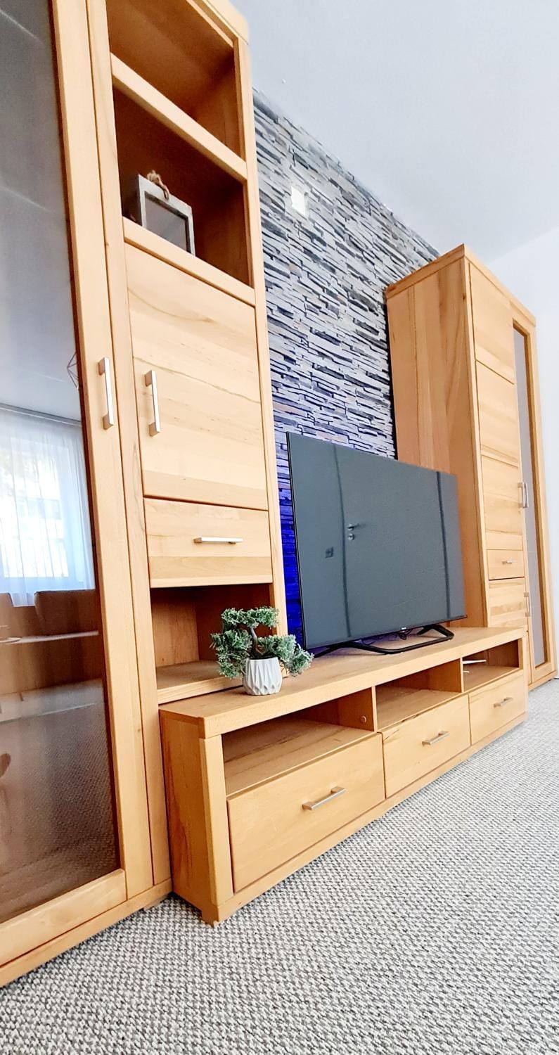 TV and multimedia, Evening entertainment