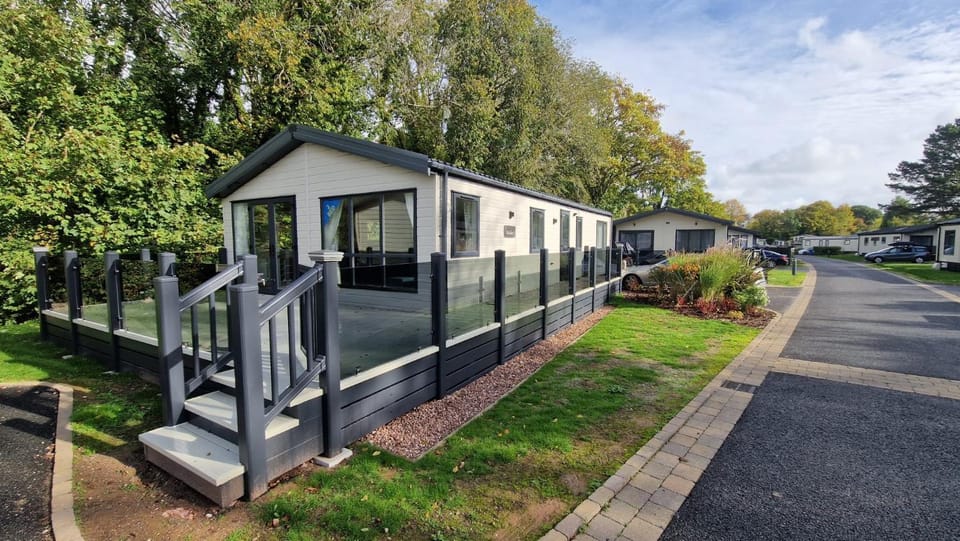 Property building, Street view