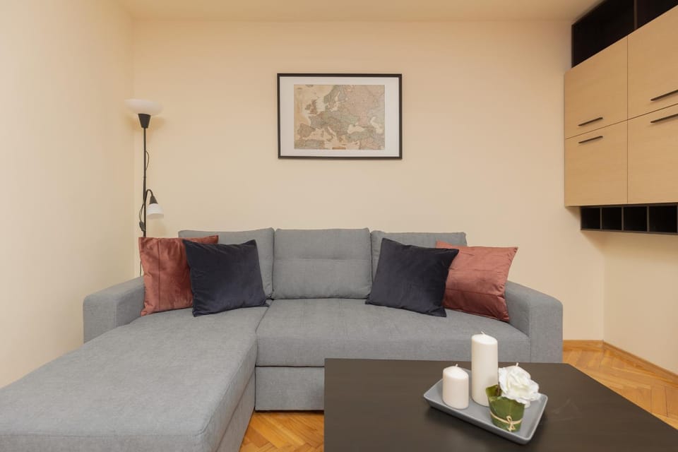 Communal lounge/ TV room, Living room, Seating area