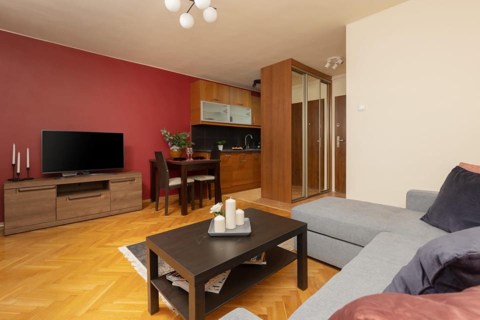 Communal lounge/ TV room, TV and multimedia, Kitchen or kitchenette, Living room, Seating area, Dining area, Evening entertainment