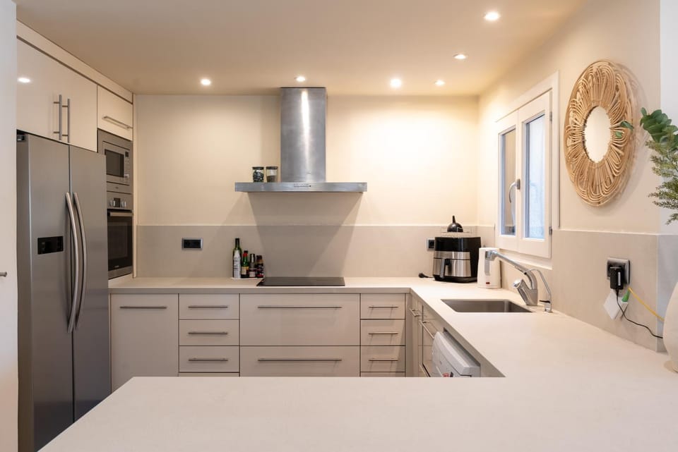 Kitchen or kitchenette, Living room