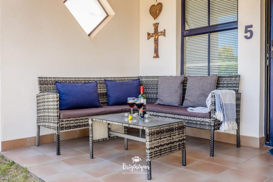 Patio, Seating area