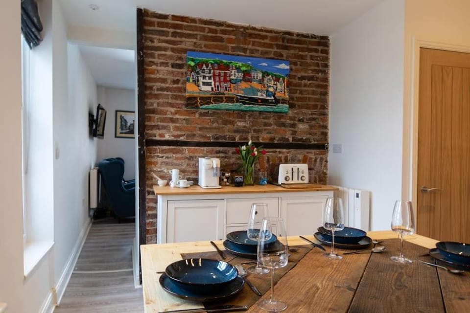 Coffee/tea facilities, Dining area