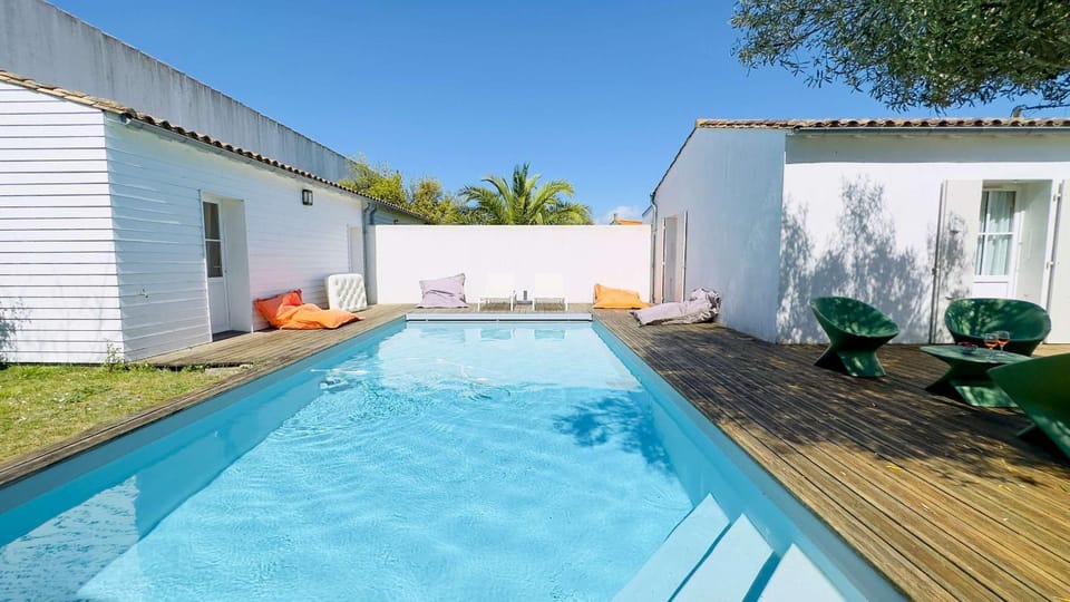 Patio, Pool view, Swimming pool