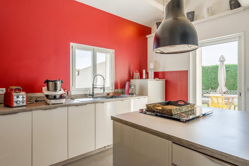 Kitchen or kitchenette, Living room