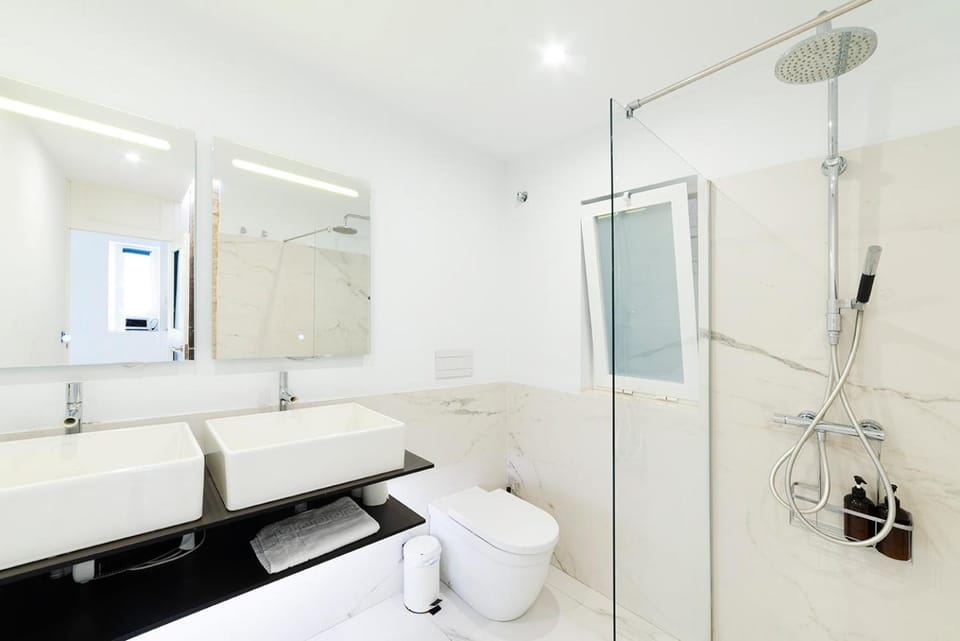 Shower, Bathroom, towels