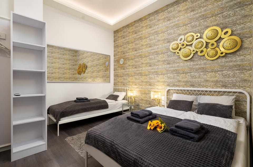 Bed, Photo of the whole room