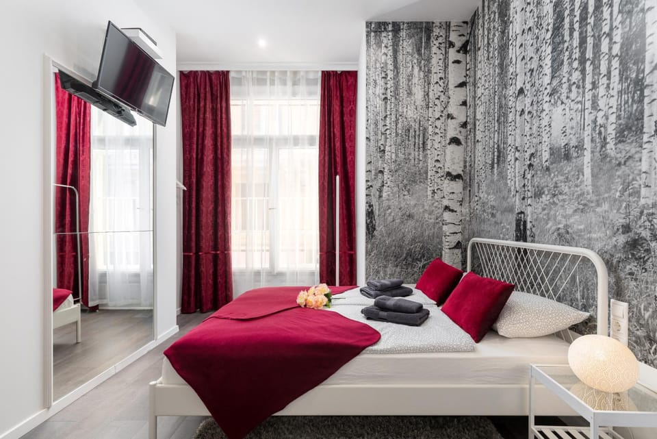 Bed, TV and multimedia, Photo of the whole room, towels