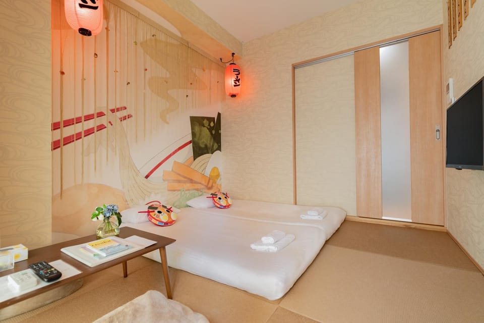 Bedroom, towels
