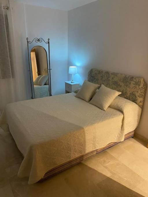 Balcones - Central Estepona 3 bed apt with pool and parking Apartment in Estepona