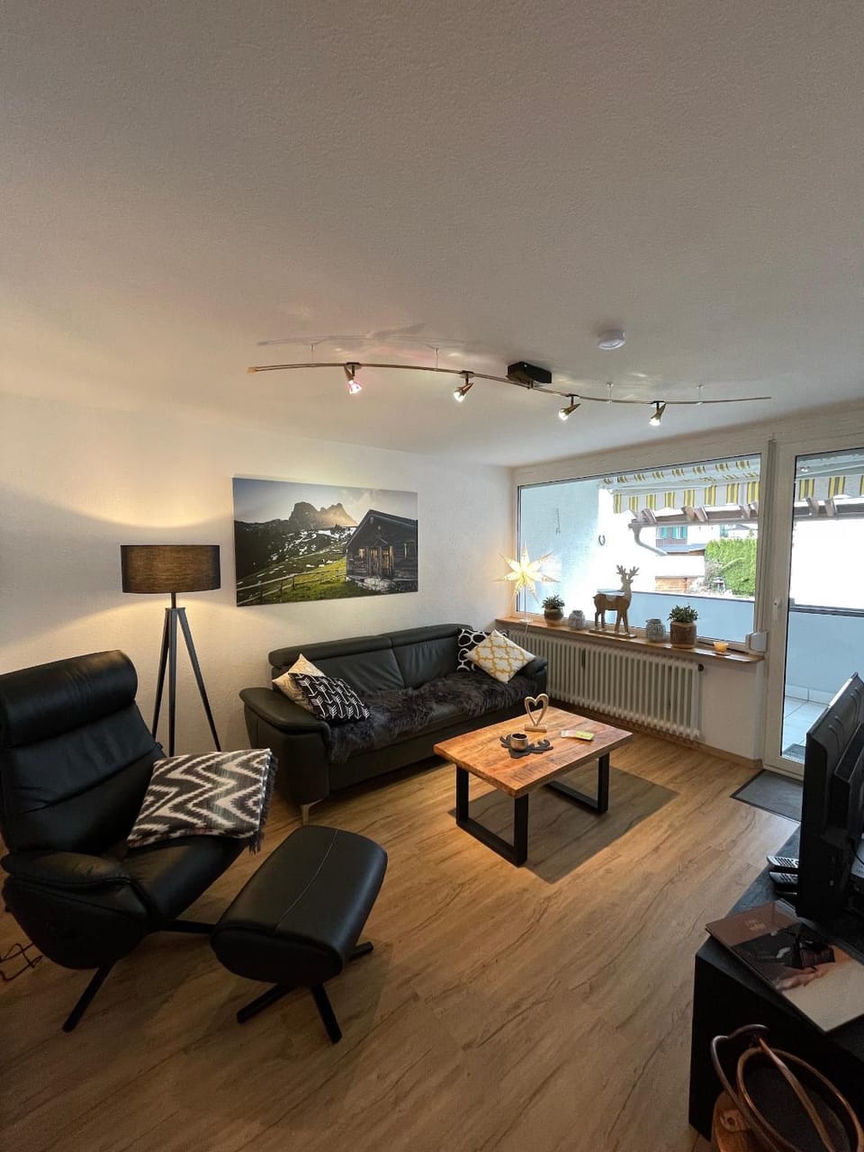 TV and multimedia, Living room, Seating area