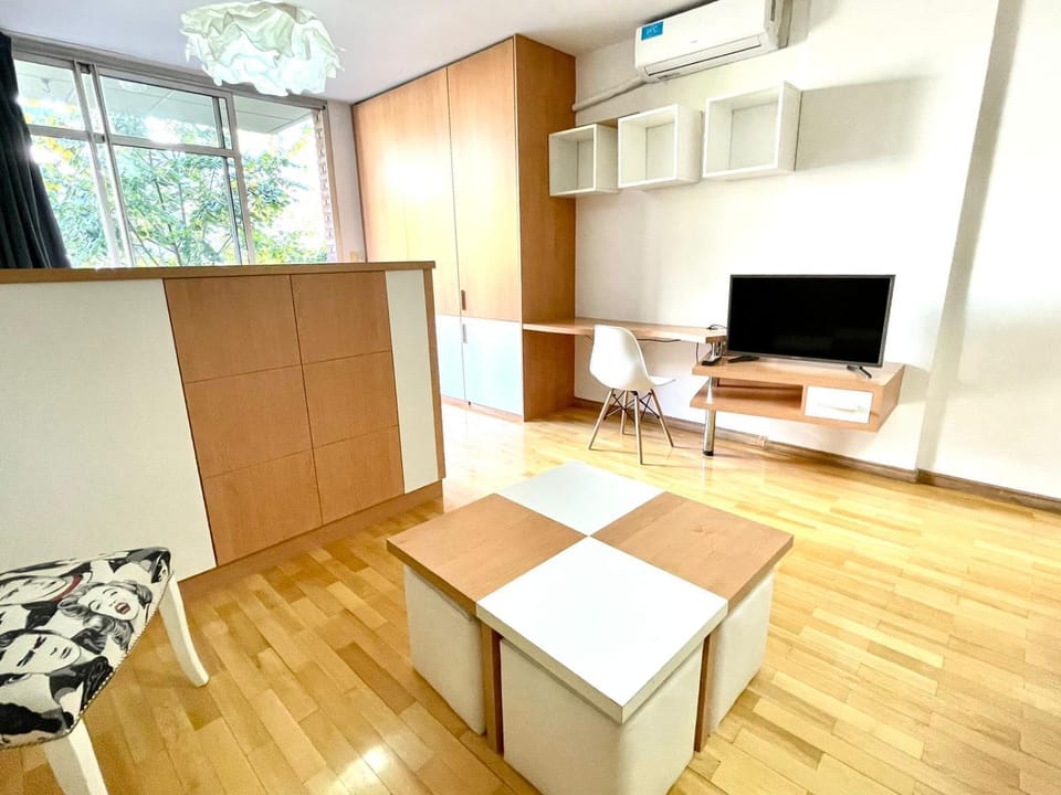 TV and multimedia, Living room, Seating area, Dining area, Area and facilities, internet, locker, wardrobe, air conditioner