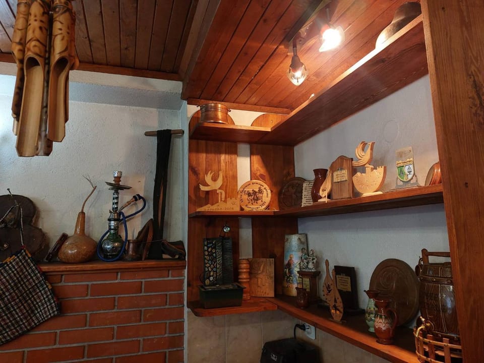 Restaurant/places to eat, Coffee/tea facilities, Kitchen or kitchenette, minibar