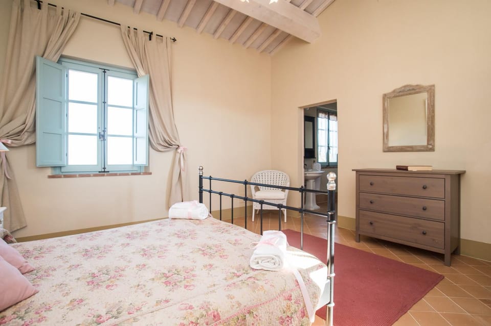 Property building, Living room, Bedroom