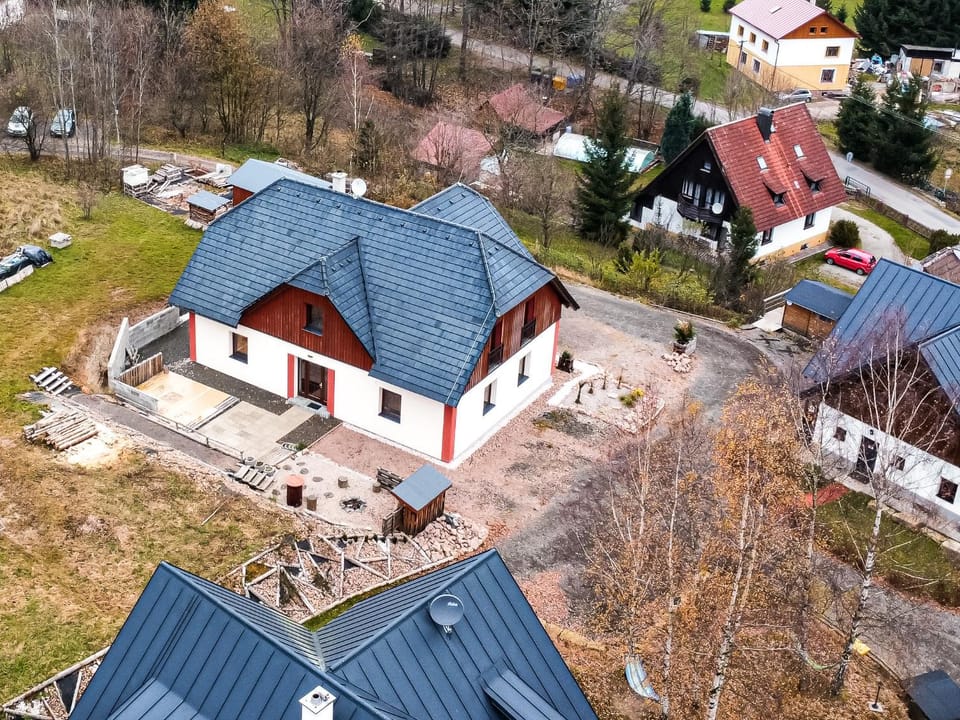Property building, Neighbourhood, Bird's eye view, Balcony/Terrace