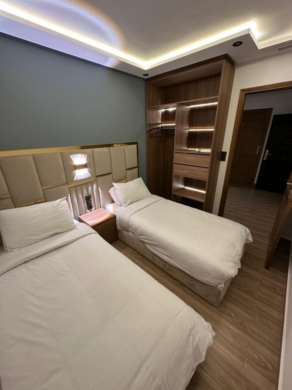 Photo of the whole room, wardrobe